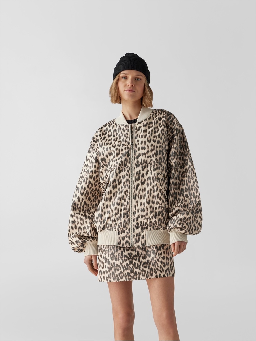 Baum und Pferdgarten
Animal Print Bomber Jacket w/ Tags